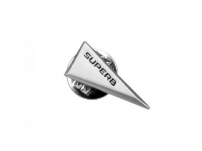 Металлический значок Skoda Pin Superb, Triangular, Silver от VAG Металлический значок Skoda Pin Superb, Triangular, Silver